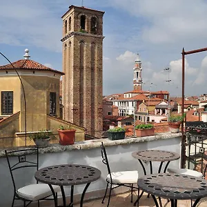 Alojamento de Acomodação e Pequeno-almoço La Terrazza Dei Miracoli