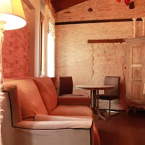 Rosso Charm Venetië